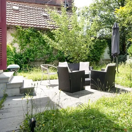 2 Zimmer In Jugendstilwohnung Mit Garten * Berna