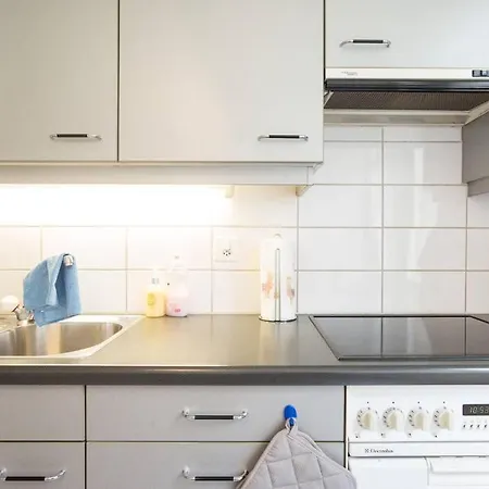 2 Zimmer In Jugendstilwohnung Mit Garten * Berna