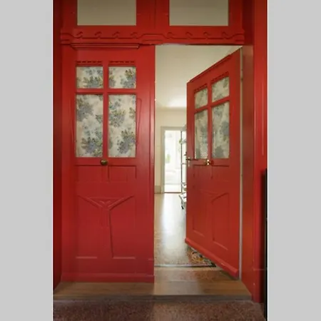 2 Zimmer In Jugendstilwohnung Mit Garten Berna