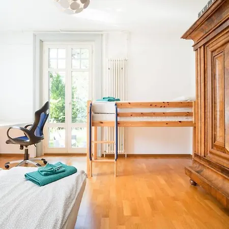 2 Zimmer In Jugendstilwohnung Mit Garten