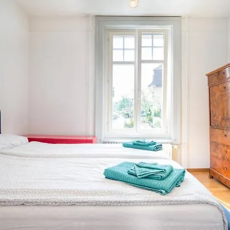 2 Zimmer In Jugendstilwohnung Mit Garten