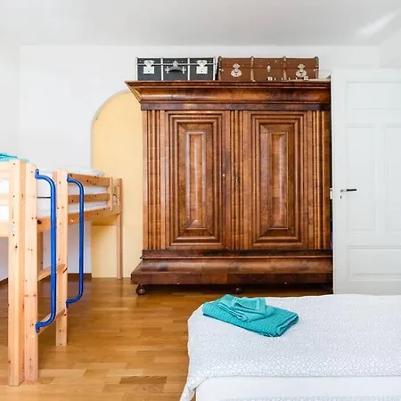 Appartamento 2 Zimmer In Jugendstilwohnung Mit Garten *