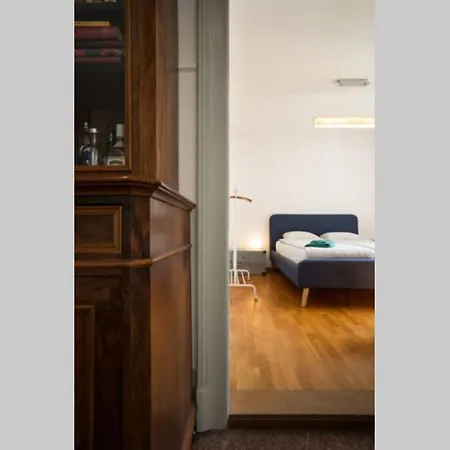 2 Zimmer In Jugendstilwohnung Mit Garten Berna